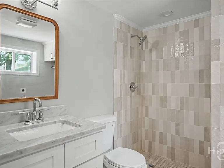 705 E 32nd St #2 — Photo 14