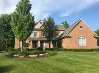 605 Akehurst Ln, White Lake, MI