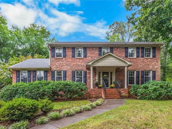 7020 Stancliff Ct, Clemmons, NC 27012