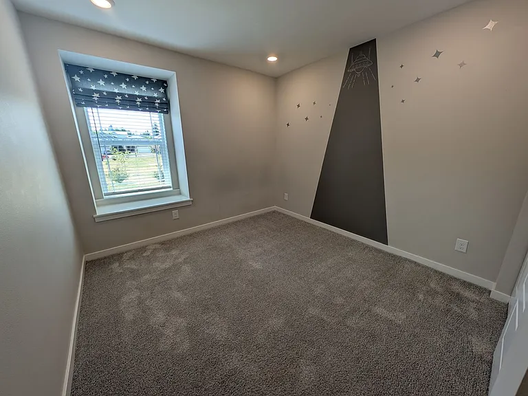 938 Burwood St SE — Photo 31