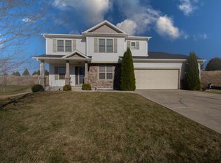 N8202 Pritchard Farm Rd, Ixonia, WI 53036