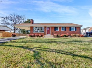 5540 Meadowcrest St, Roanoke, VA 24019