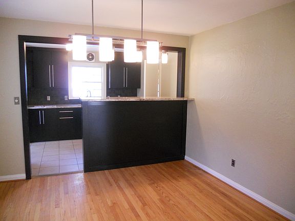 3rd image of 3954 Lenox Dr