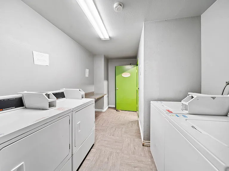 Park View Apartments — Photo 7