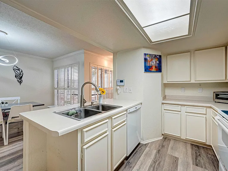 1908 Augusta Dr #7 — Photo 21