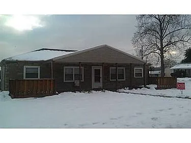 29 Parkway Dr photo 1