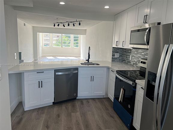 5th image of 1770 NE 191st St APT 415-1