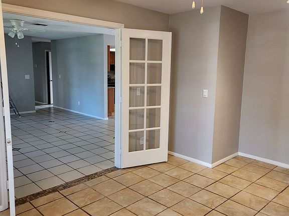 5th image of 2049 Maravilla Cir