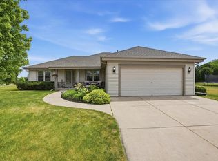 611 Woodland CIRCLE, Waterford, WI 53185