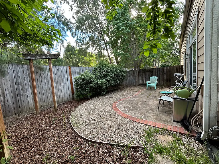 3126 Albany Cir — Photo 14