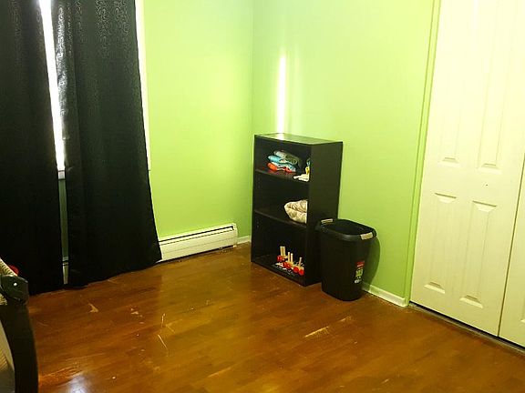 2nd image of 2292 Middlecroft Dr