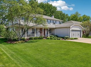 19585 Castletown Dr, Strongsville, OH 44136