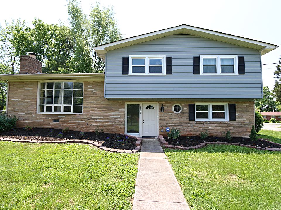 1st image of 1201 Peachtree Dr