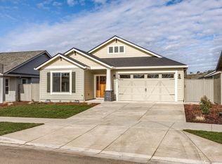 3931 Colorado Dr, Medford, OR 97504