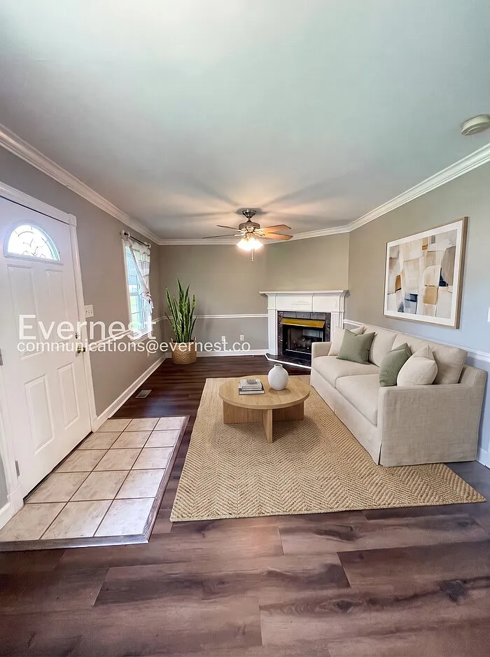 3 bed, 2.0 bath, 1100 sqft, $1,845 — Photo 2