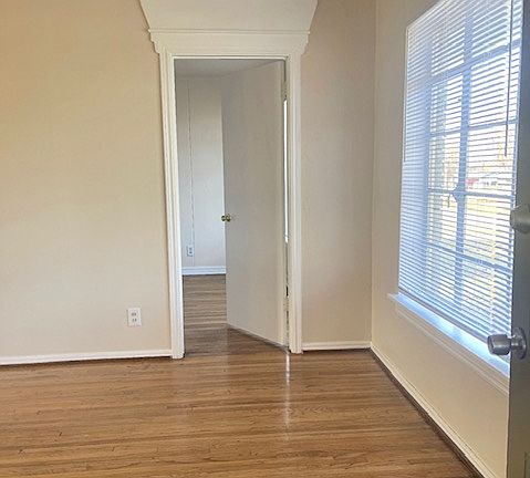 3rd image of 1732 Hasley Dr