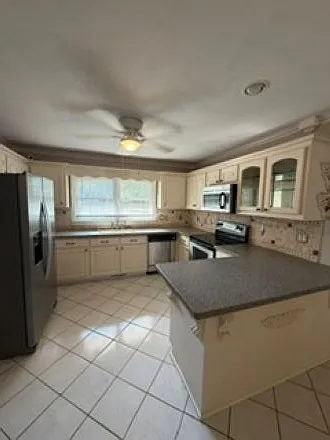 5817 Wilma St — Photo 30