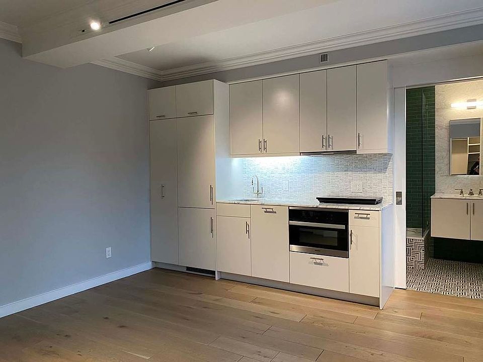 1st image of 240 W 73rd St APT 1119