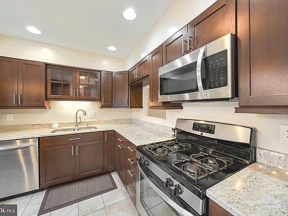 4th image of 3022 Winter Pine Ct