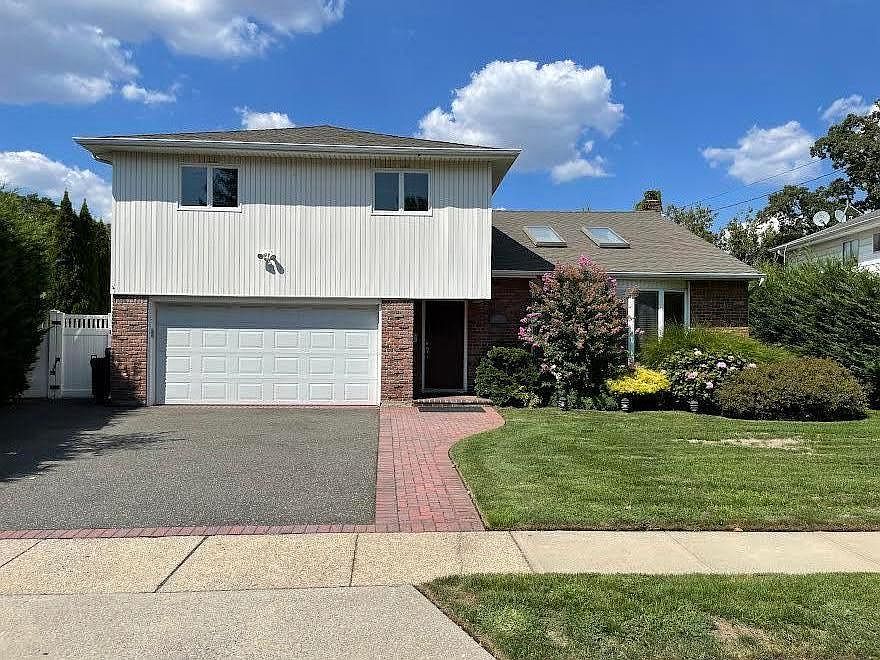 1st image of 15 Steven Dr