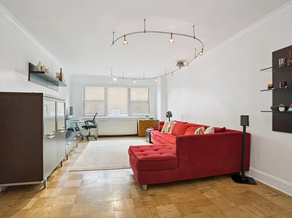 520 East 76th Street image 2 of 9