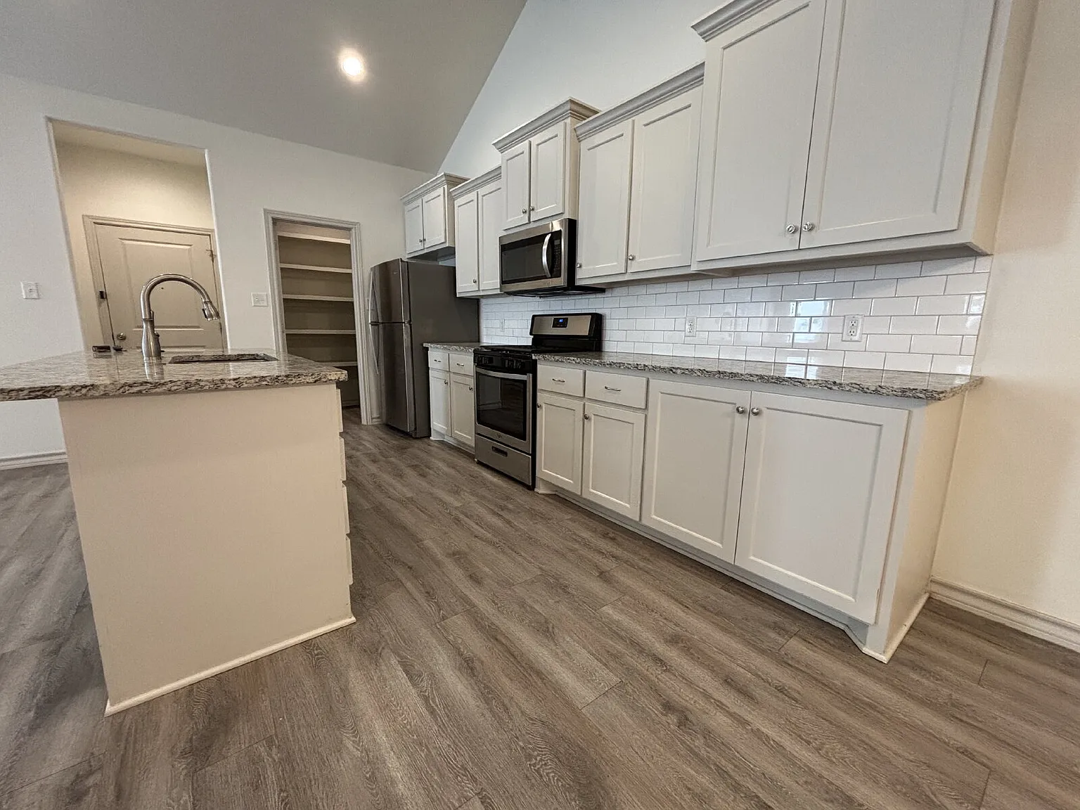 3 bed, 2.0 bath, 1543 sqft, $1,500 — Photo 3