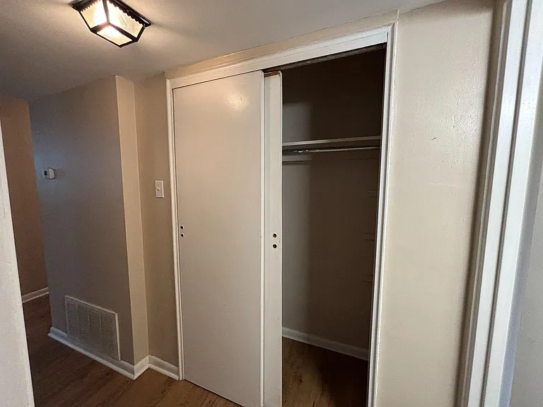200 W Evergreen Ave #1B — Photo 13