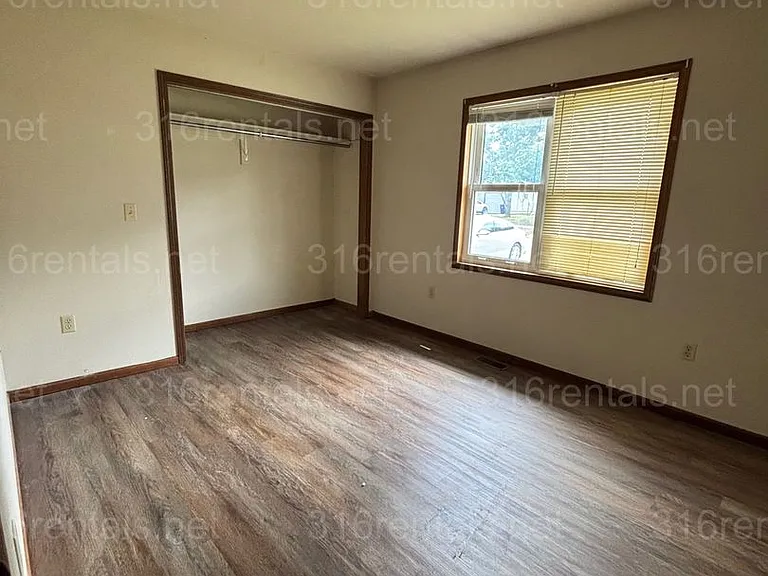 1010 S Topeka St — Photo 4