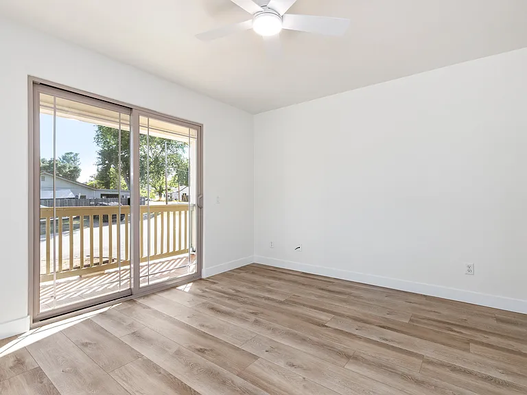 225 Old County Rd #225 — Photo 29