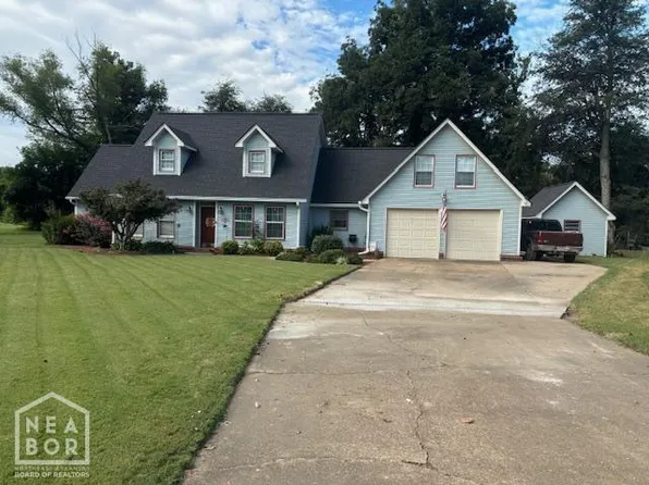 1099 Golf Links Dr, Blytheville, AR 72315
