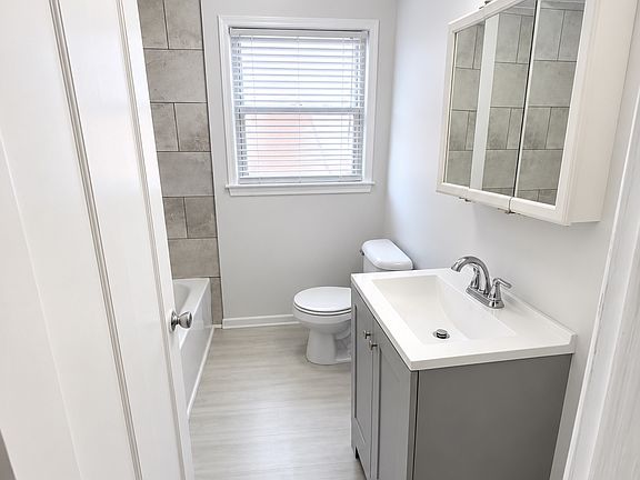 2nd image of 7167 Reading Rd APT 2