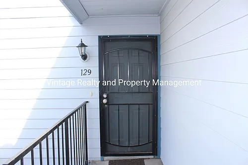 445 Almond Dr #129 Photo 1