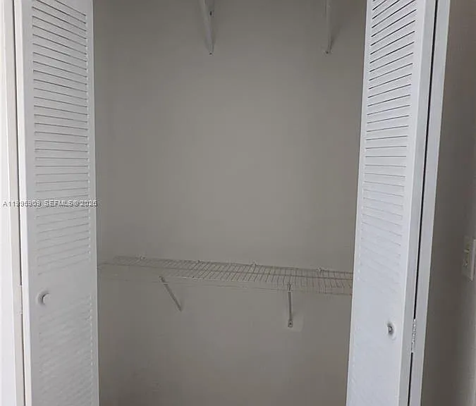 460 Lakeview Dr #4 — Photo 9