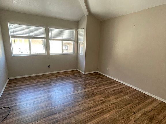 4th image of 220-222 W Santa Cruz St