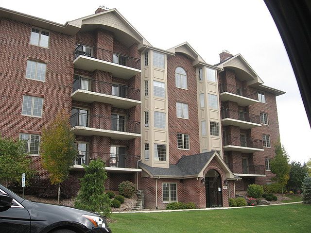 1st image of 6655 S Cass Ave Unit 4A