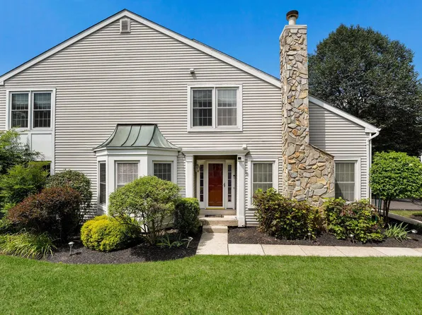 7001 Birdie Ln, Doylestown, PA 18901