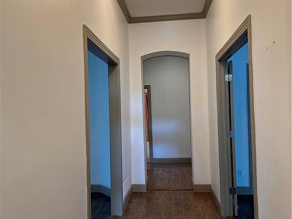 4th image of 610 N Broadway St