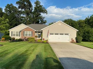 5276 Walnut Grove Ln, Ravenna, OH 44266