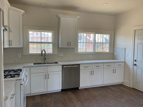 5th image of 3729 Baldwin Park Blvd