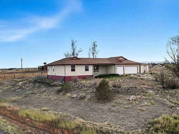 3rd image of 1994 E Akholt Ln