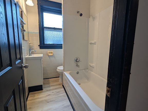 2nd image of 3935 Michigan Ave APT 2S