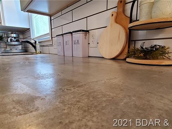 5th image of 103 Moreau Dr