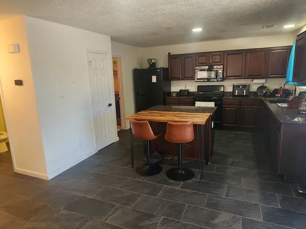 11631 Blue Ribbon Rd SE, Albuquerque, NM 87123