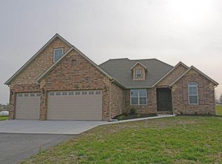 2420 N Arrow Ln, Springfield, MO 65802