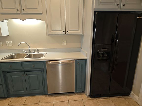 4th image of 3804 Thoreau Dr