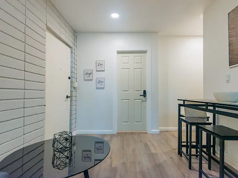 401 S Rodeo Dr #F2 — Photo 19