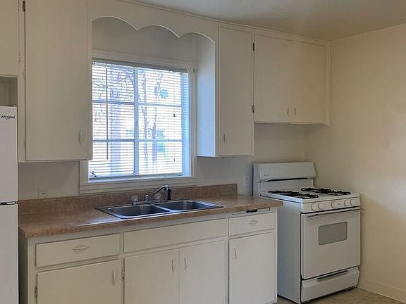 5th image of 1019 Hermosa Dr SE