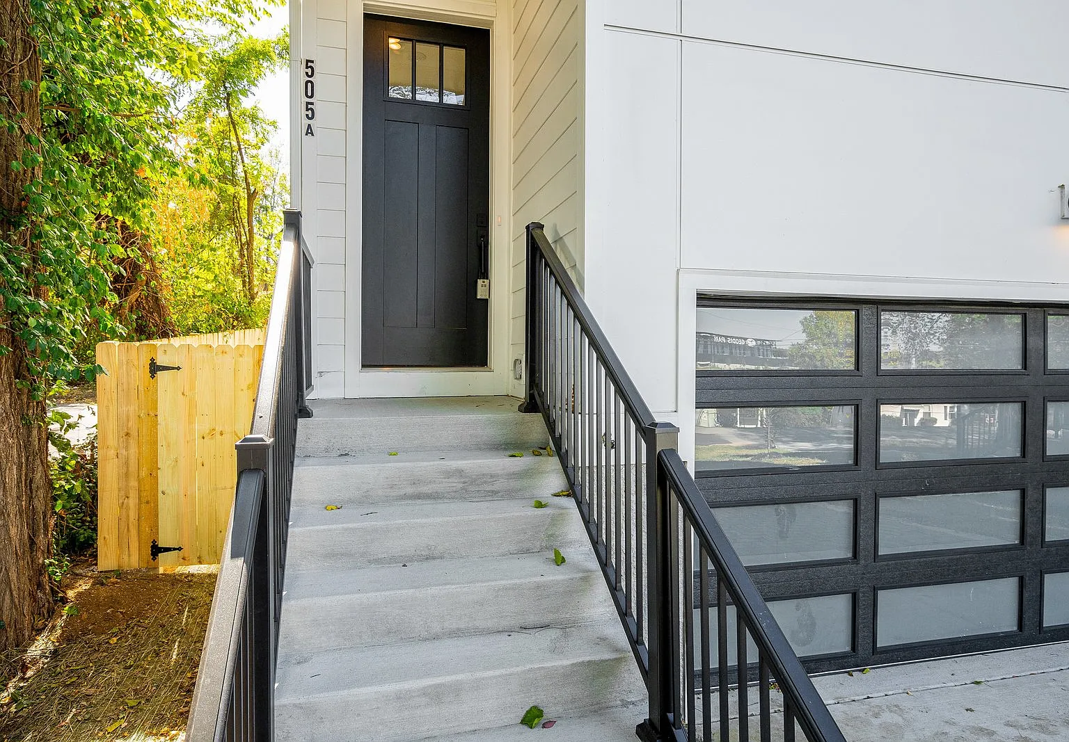 4 bed, 4.0 bath, 2679 sqft, $4,295 — Photo 3
