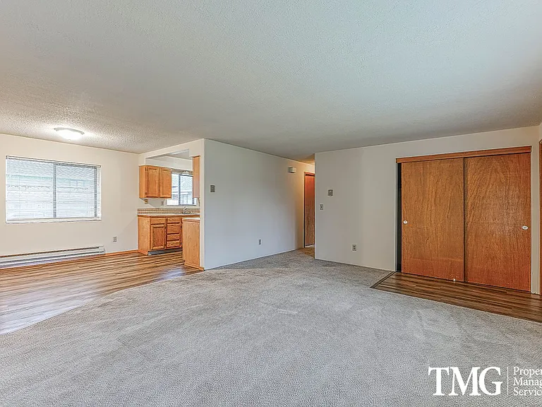 3327 Addy St — Photo 5