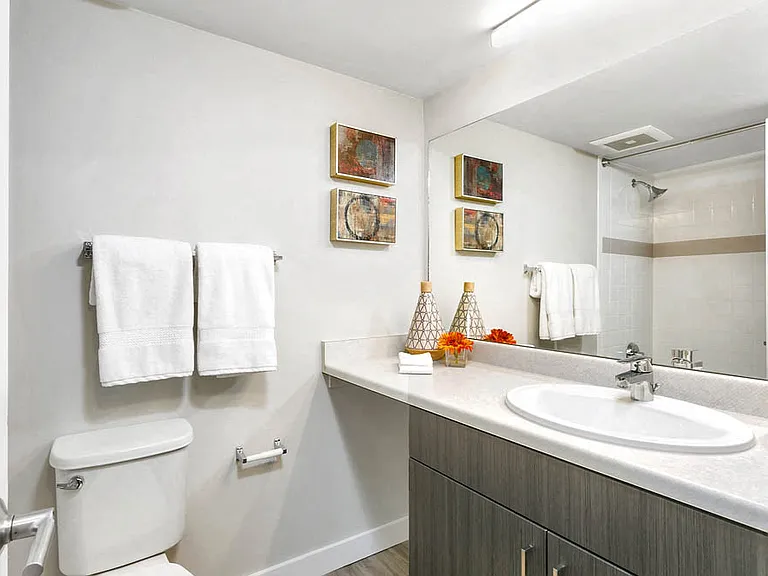 1311 Cook — Photo 10